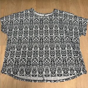 Croft & Barrow Black and White Ornate Blouse